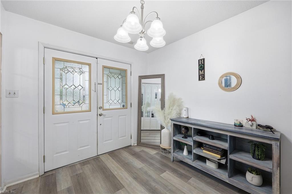 6105 Adelphi CIR