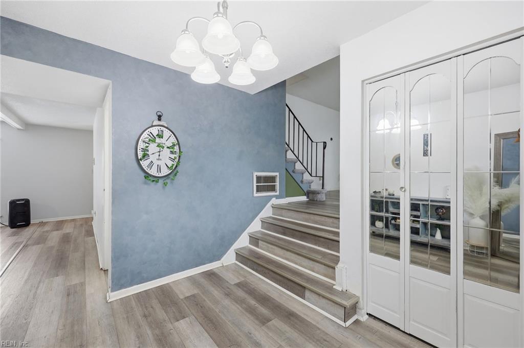 6105 Adelphi CIR