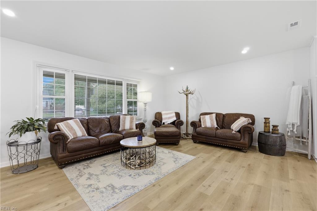128 Convention DR