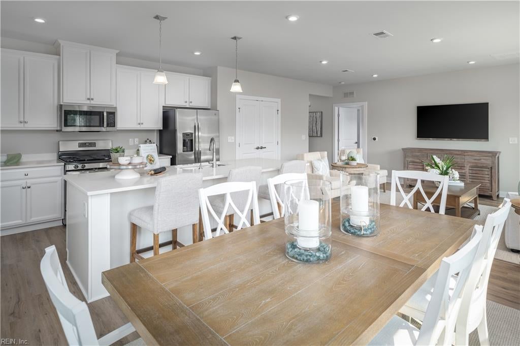 7102 Bridgeway DR 202