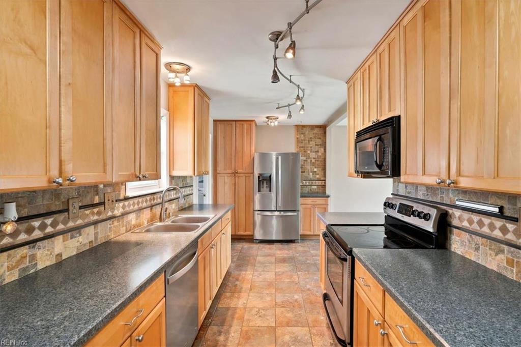 3529 Faraday LN