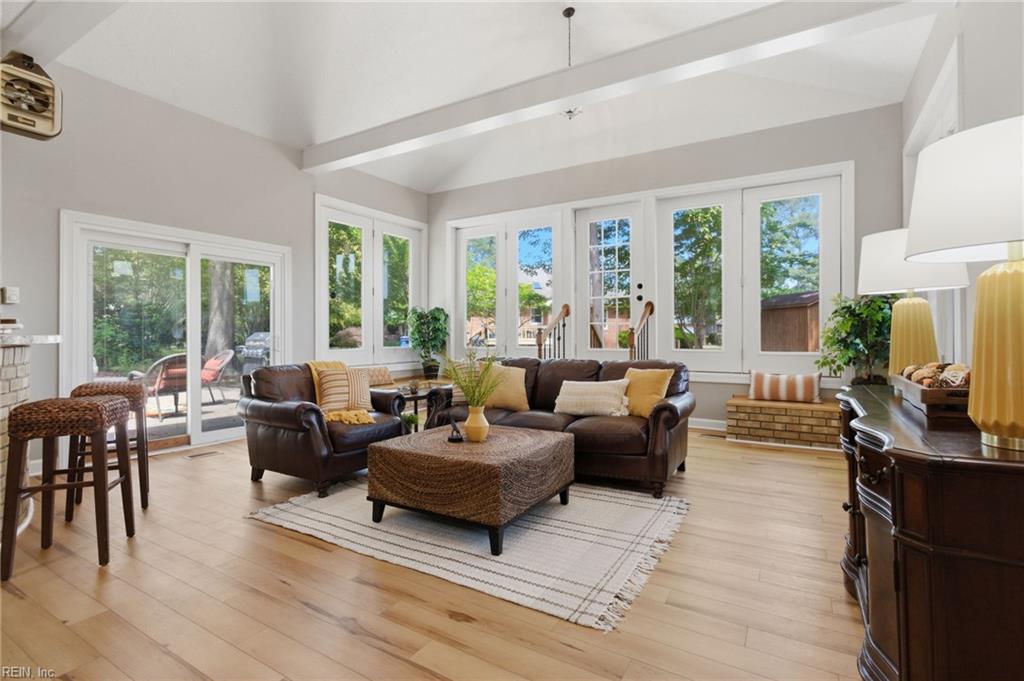 1520 Carson CRES E