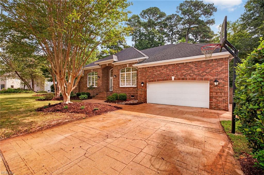 1584 Godfrey LN