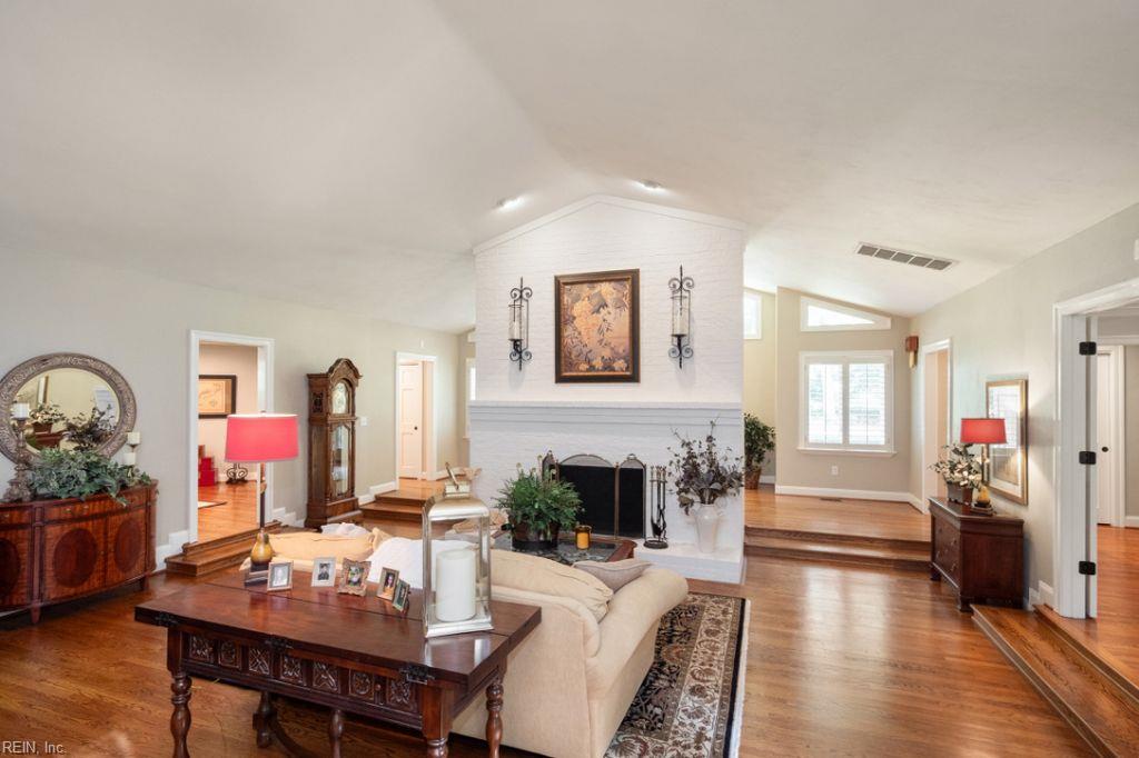 517 Woodards Ford RD