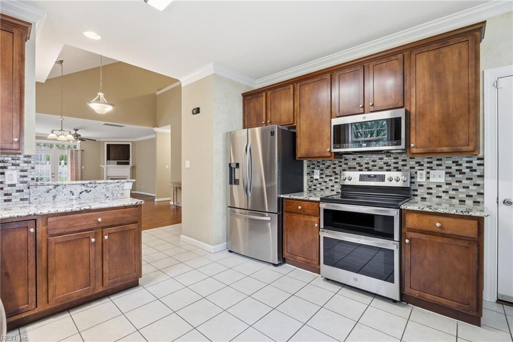 409 Fieldstone Glen Way WAY