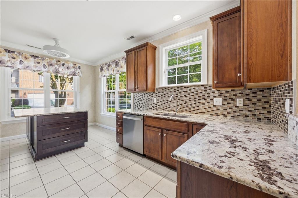 409 Fieldstone Glen Way WAY
