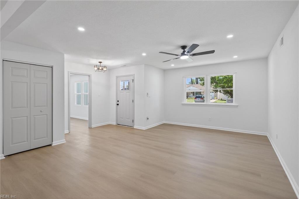 4579 Hialeah DR