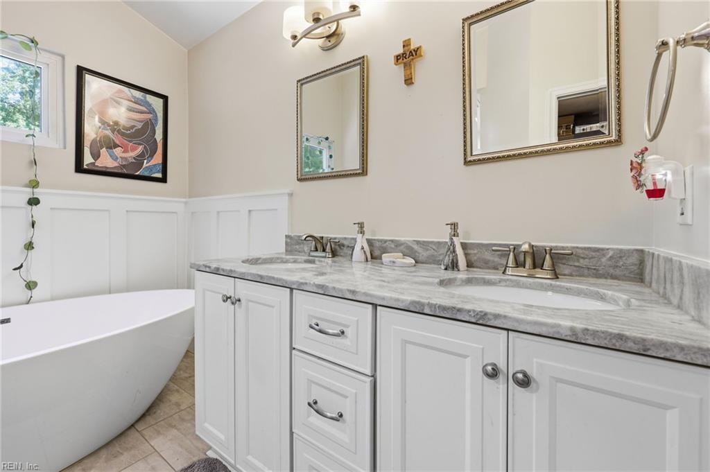 1307 Channing WAY