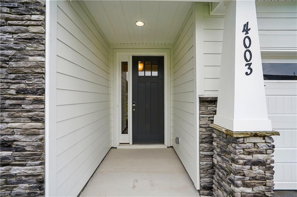 207 Saint Lukes LN