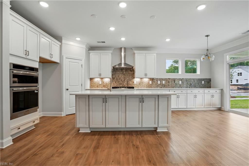 207 Saint Lukes LN