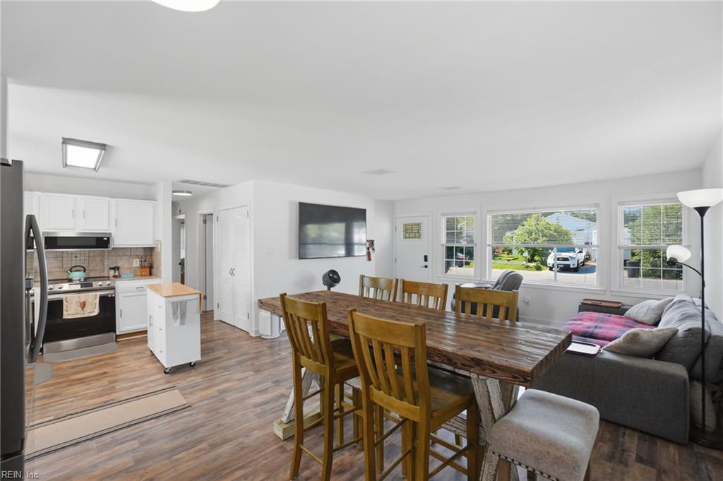 1625 Dearborn DR