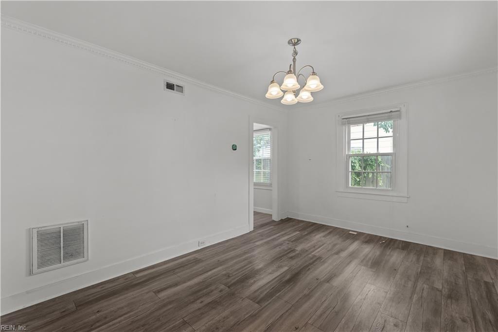 21 Burtis ST