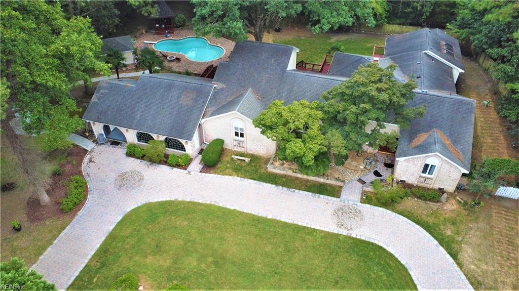 1413 W Little Neck RD