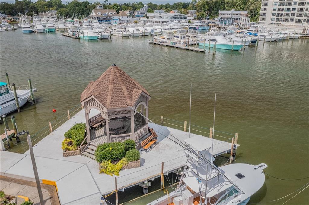 405 Harbour Point PT 305