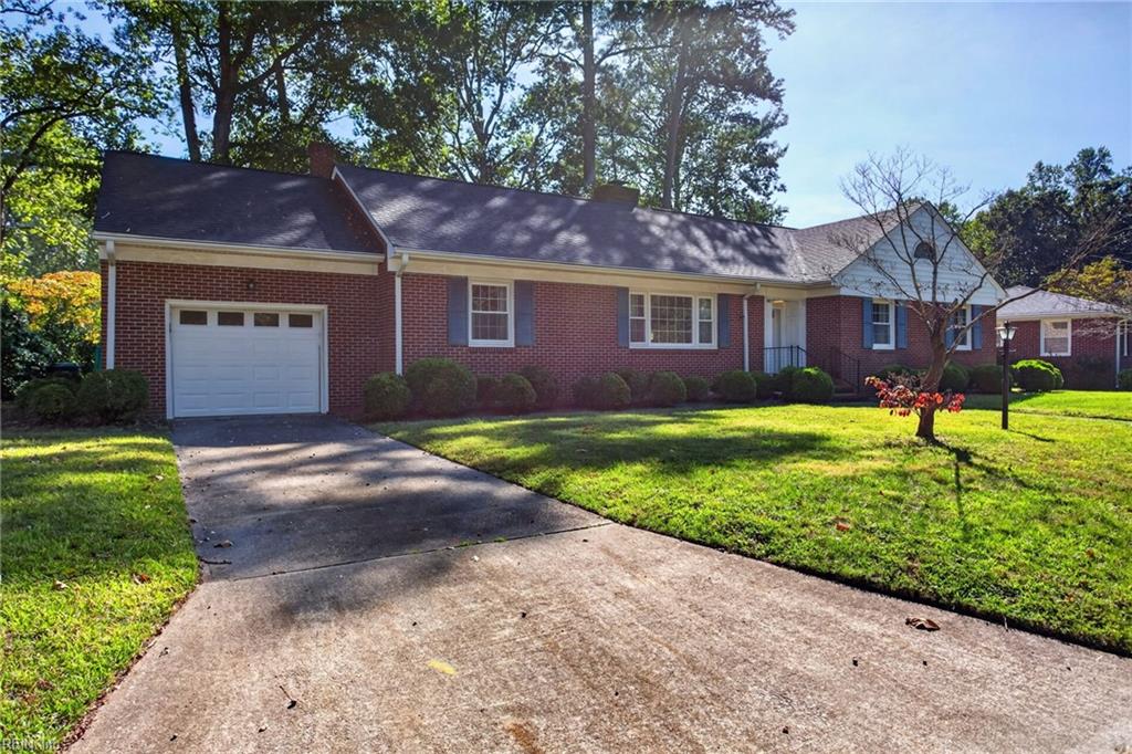 627 Dogwood LN