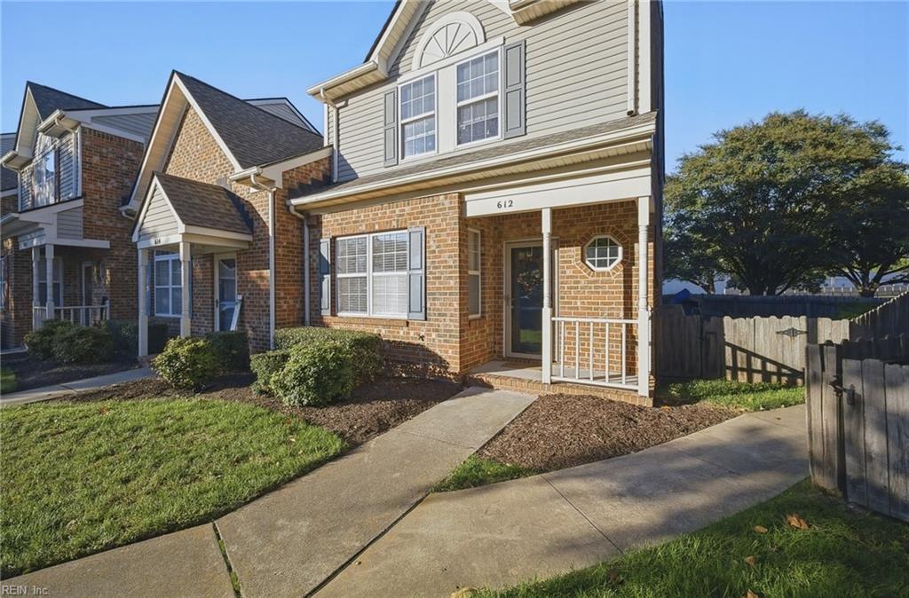 612 W Lake CIR 53