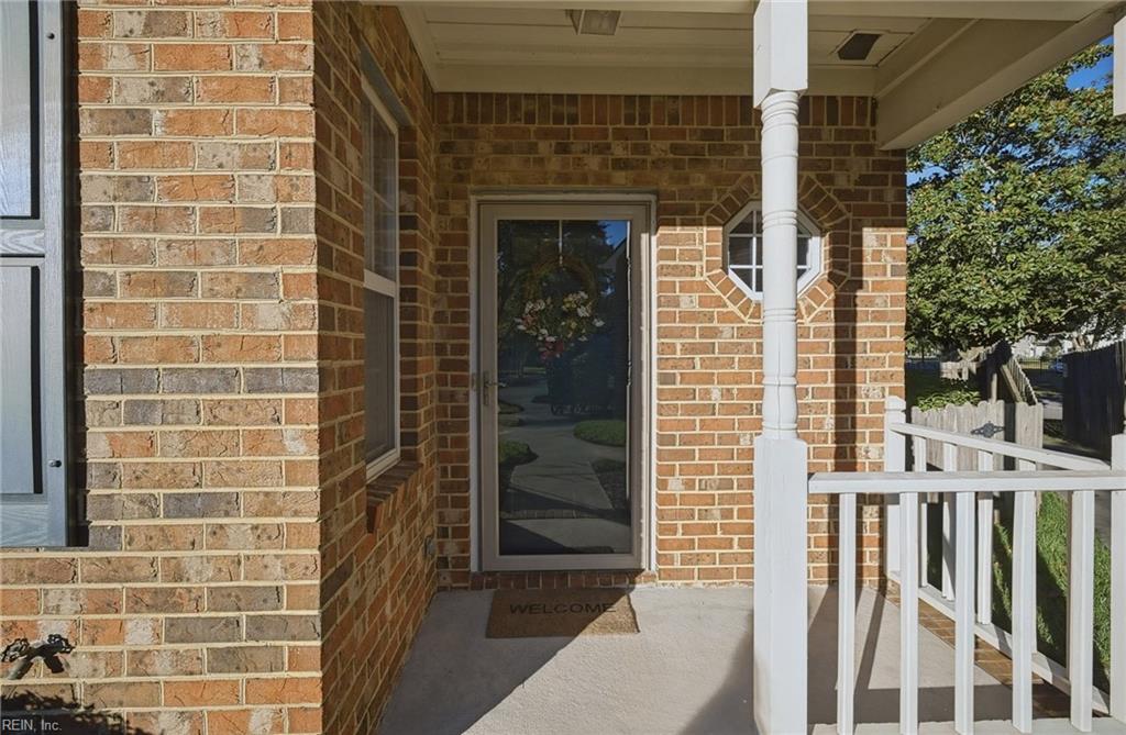 612 W Lake CIR 53