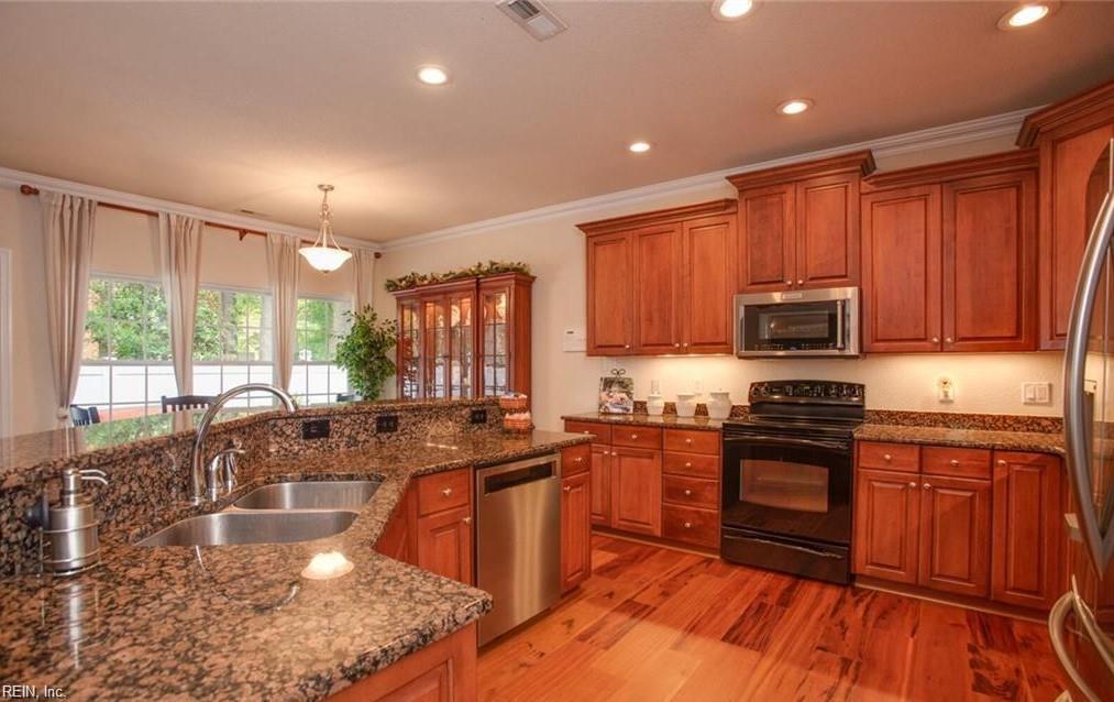 1032 Horton PL