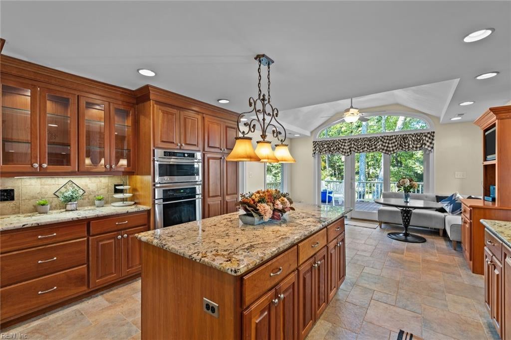 1000 Truitt CT