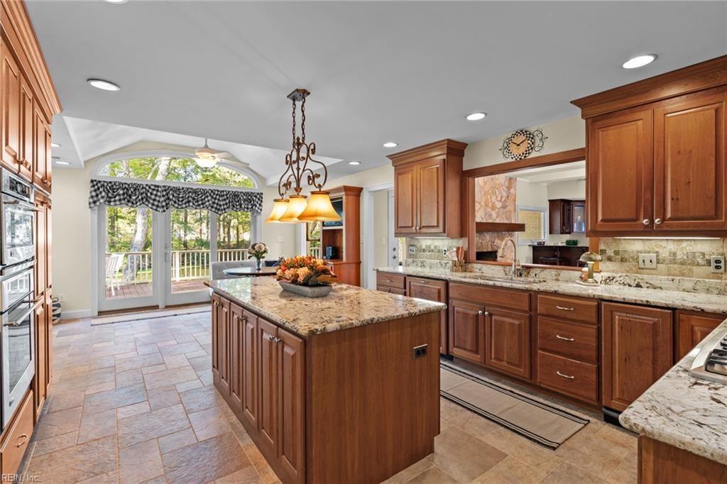 1000 Truitt CT
