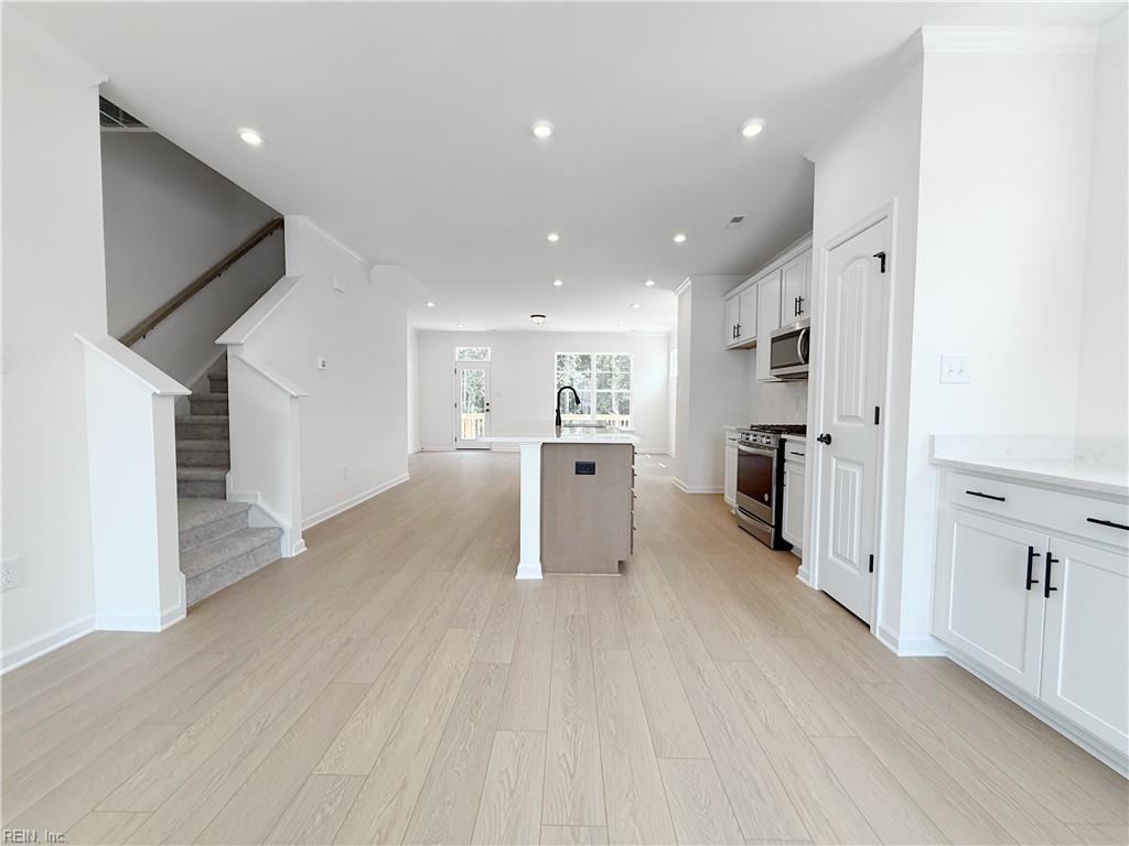 2018 Stanford (Lot #339) LN