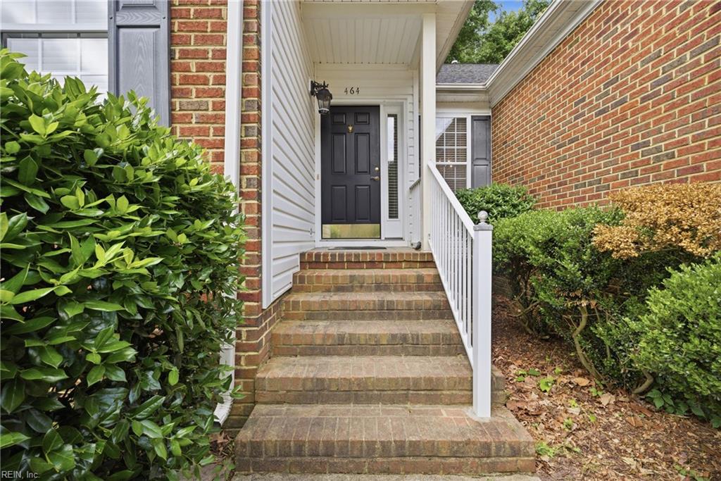 464 River Arch DR