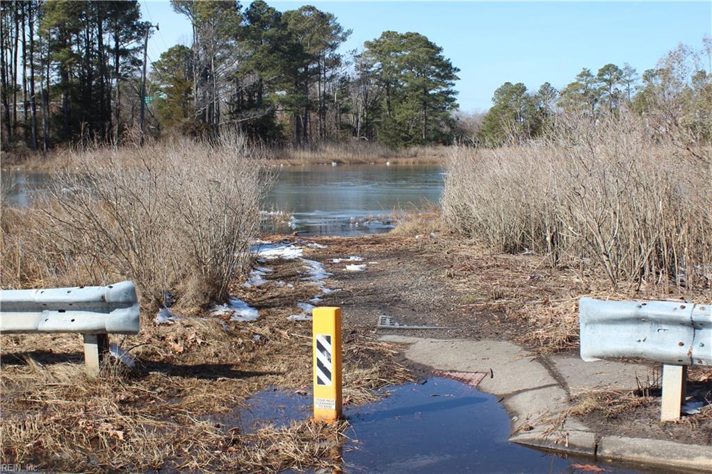 .51+AC Waterfront DR