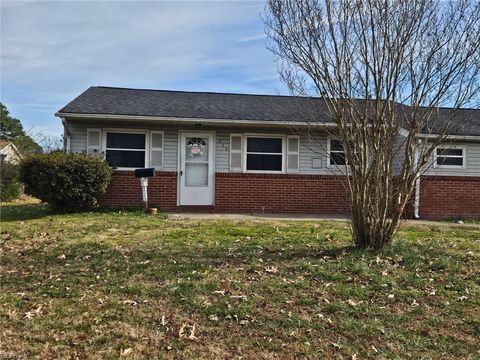 404 Pelican LN Virginia Beach VA 23452