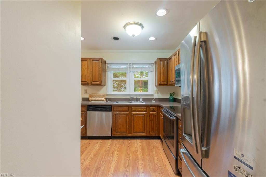 4909 Abbotsford MEWS