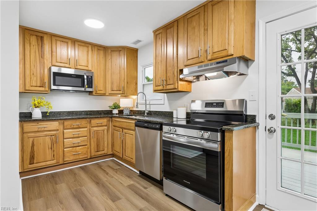 23 Laurel DR