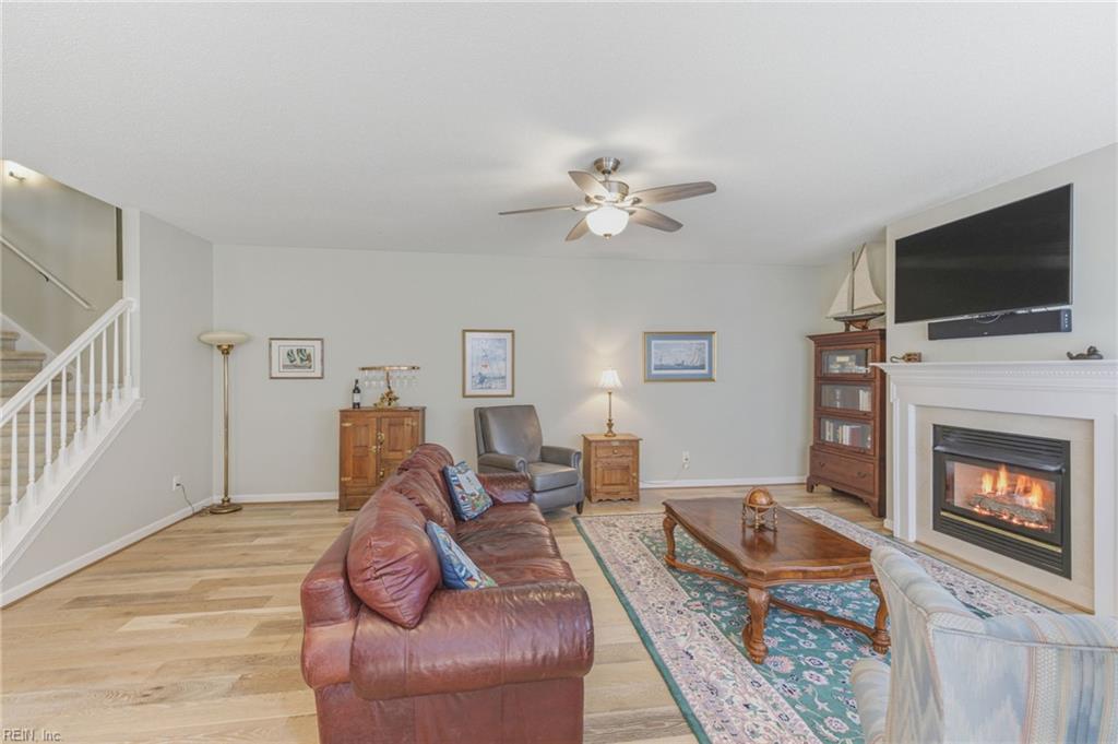 1115 Chancellor Walk CT