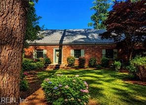 1360 Little Neck RD