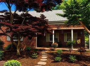 1360 Little Neck RD