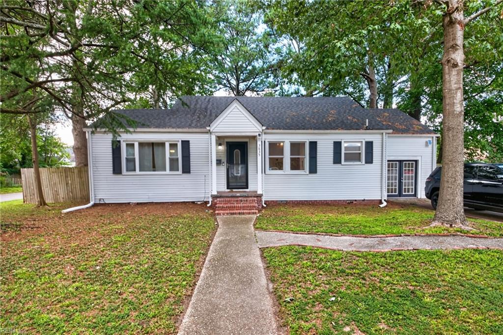 3835 Lenoir CIR