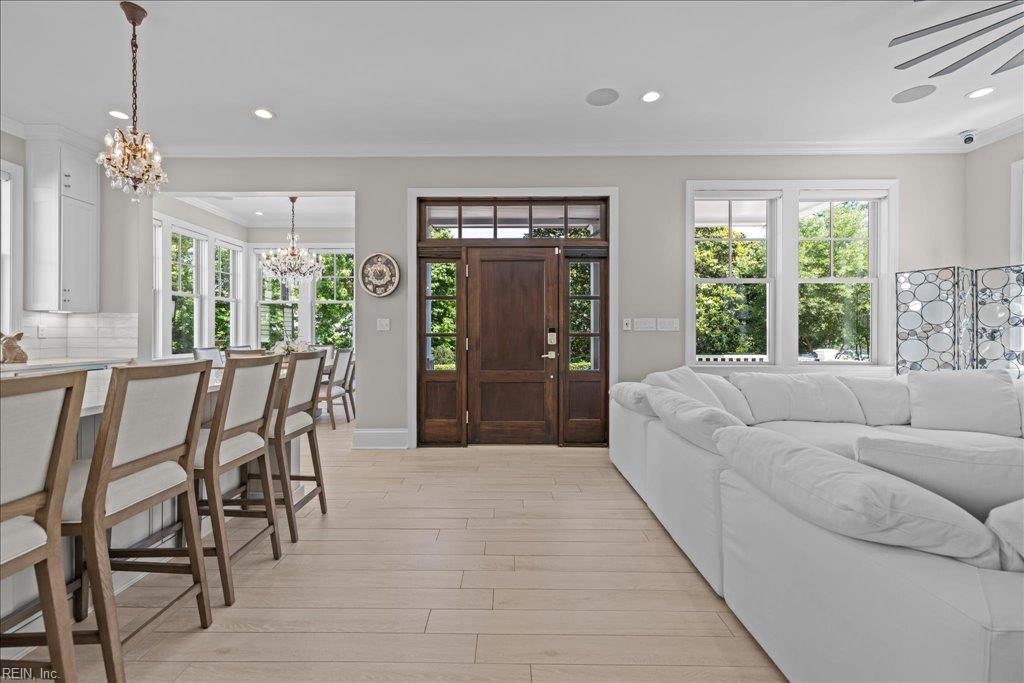 329 Cavalier DR