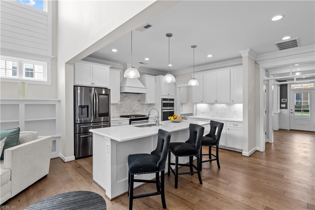 2210 Treasure Island DR