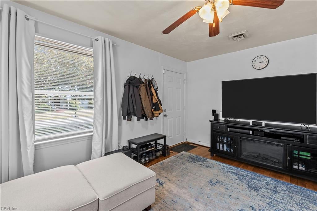 73 Greeneland BLVD