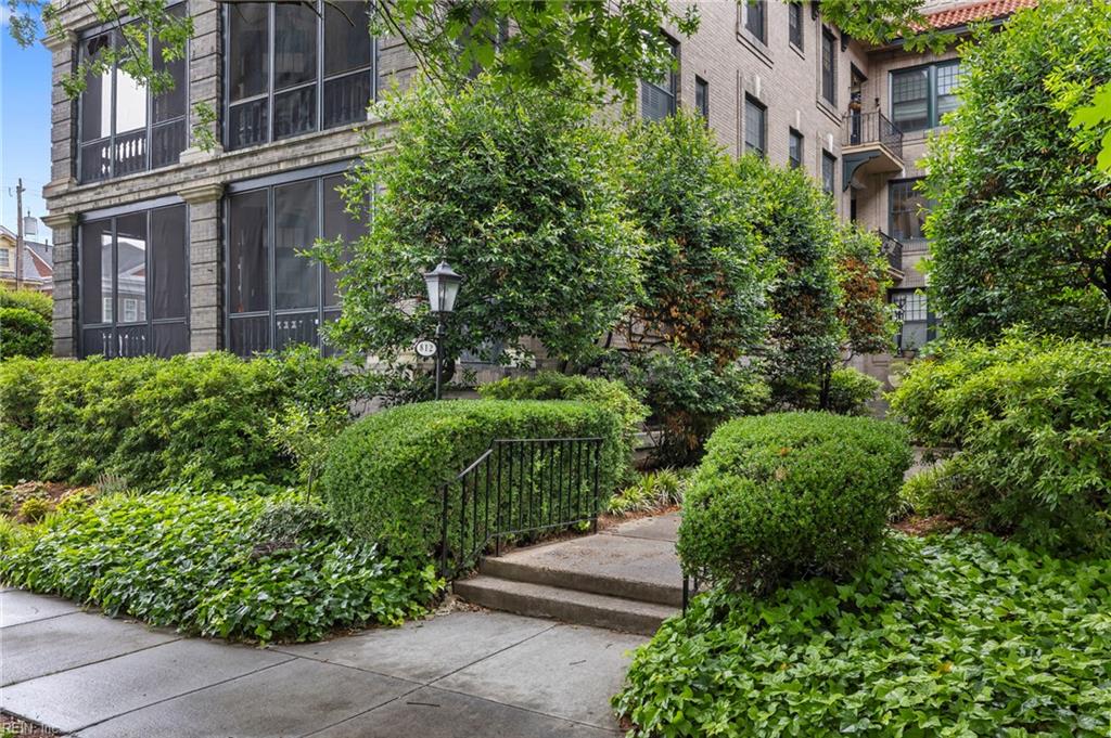 812 Stockley GDNS 12