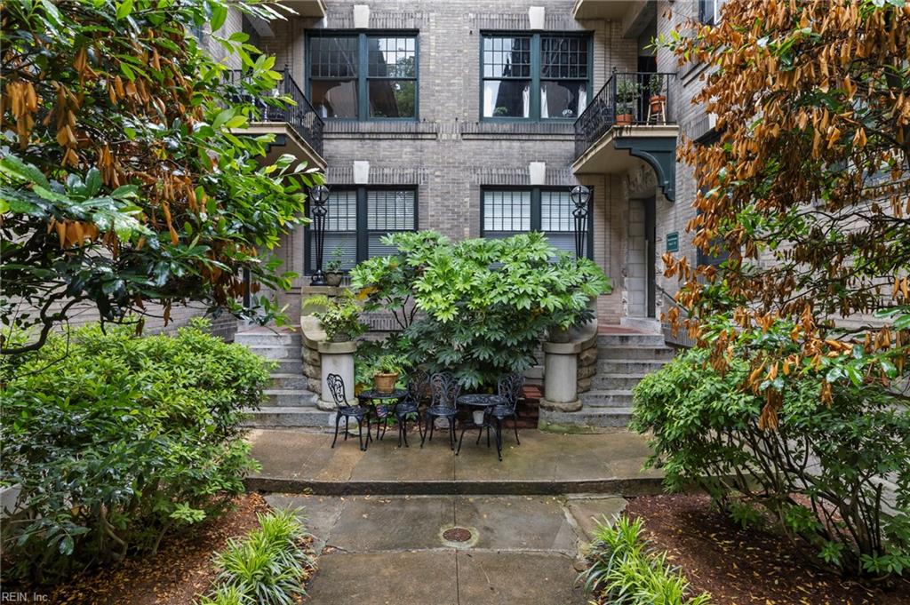 812 Stockley GDNS 12