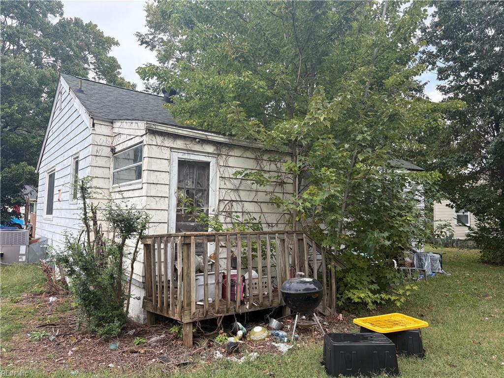 32 Dwight RD