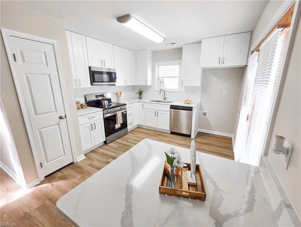 1188 Lord Dunmore DR