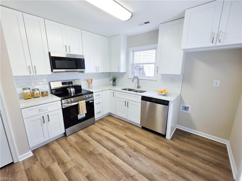 1188 Lord Dunmore DR
