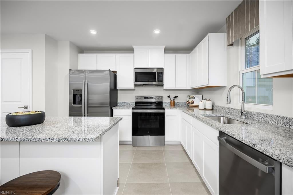 100 Summit Grove TER