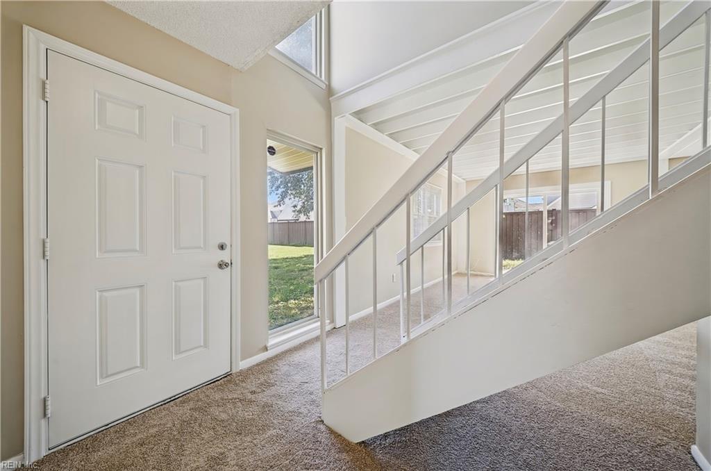 900 Maplehurst CT