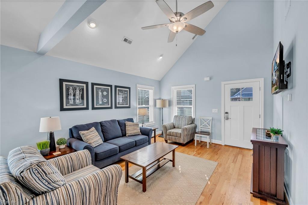 107 Masters DR