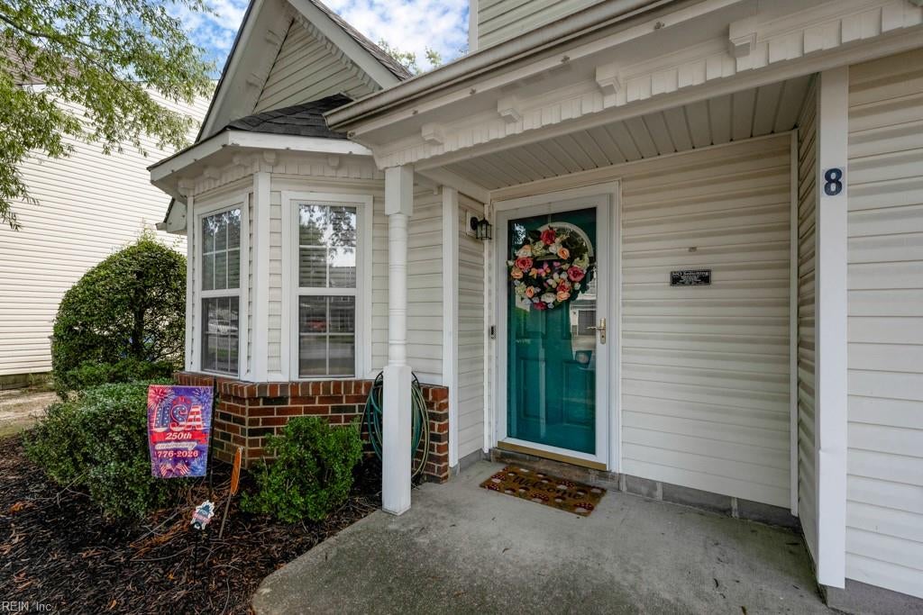 8 Creekside CT