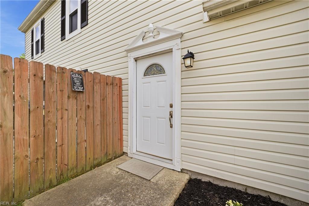 832 Chimney Hill PW