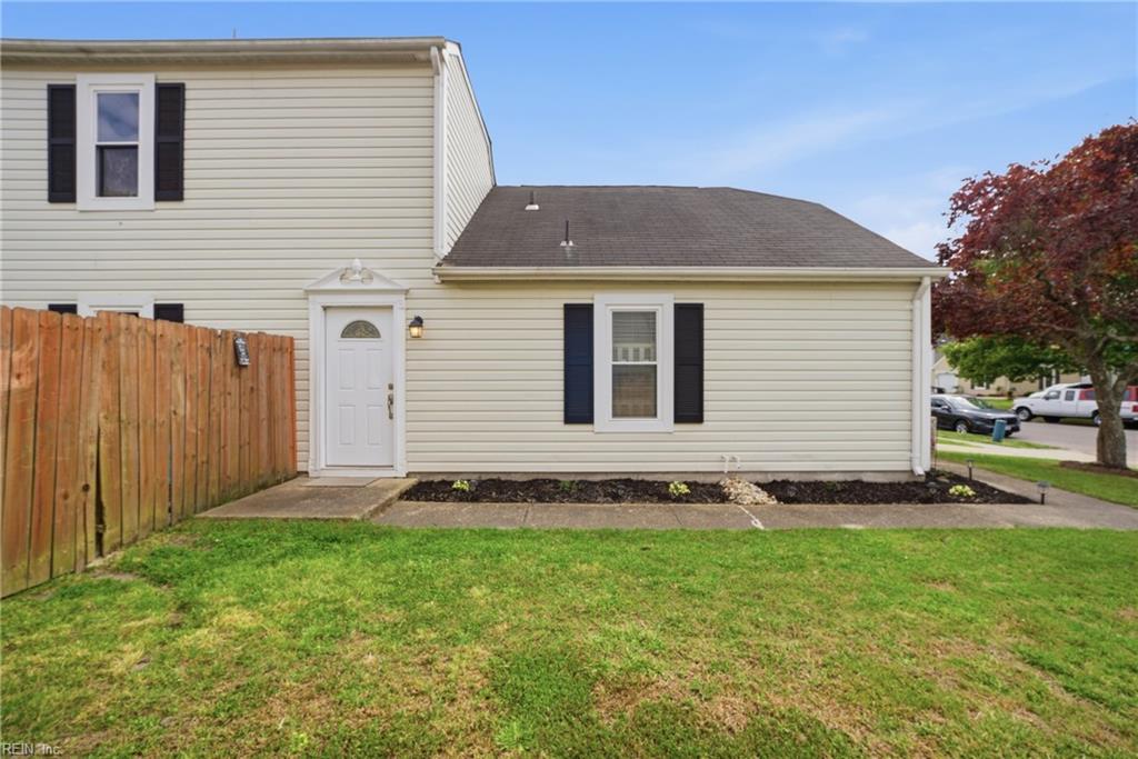 832 Chimney Hill PW