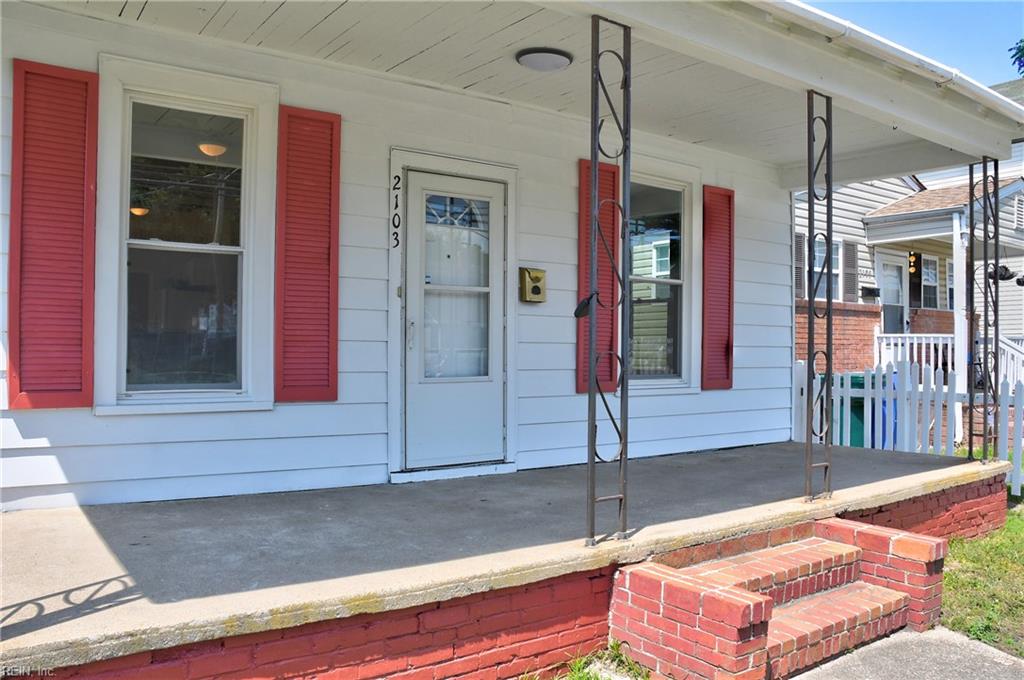 2103 Roanoke AVE