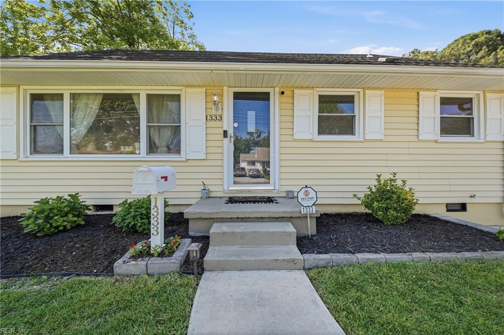 1333 Gabriel DR